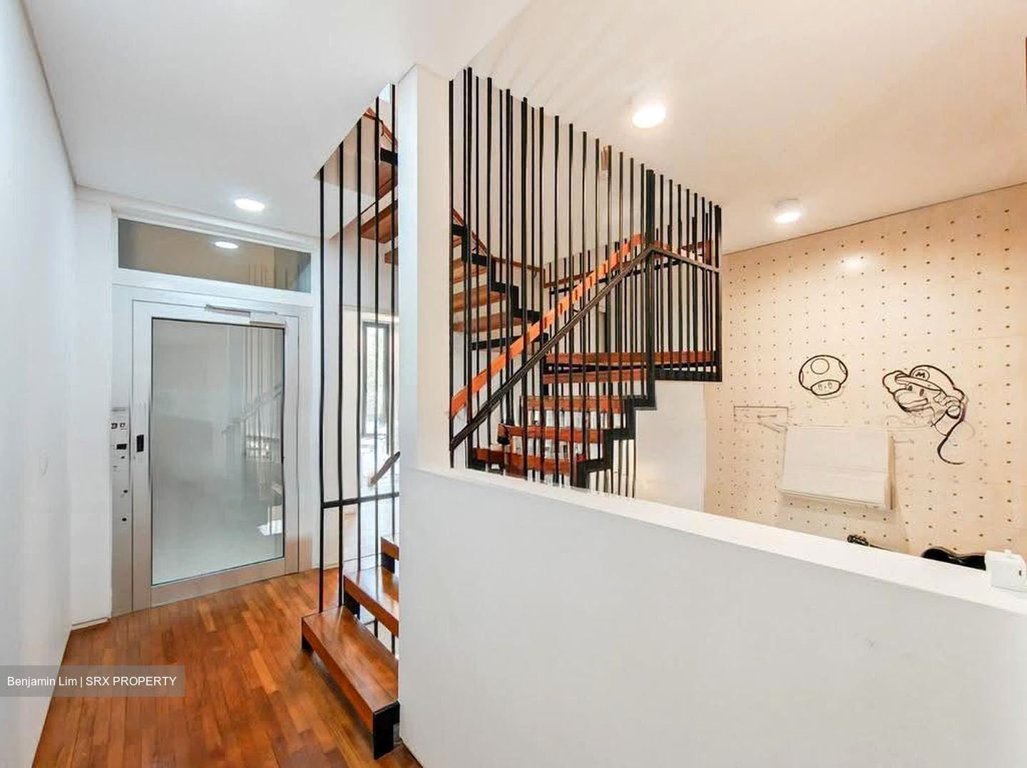 Charlton 27 (D19), Terrace #617667621